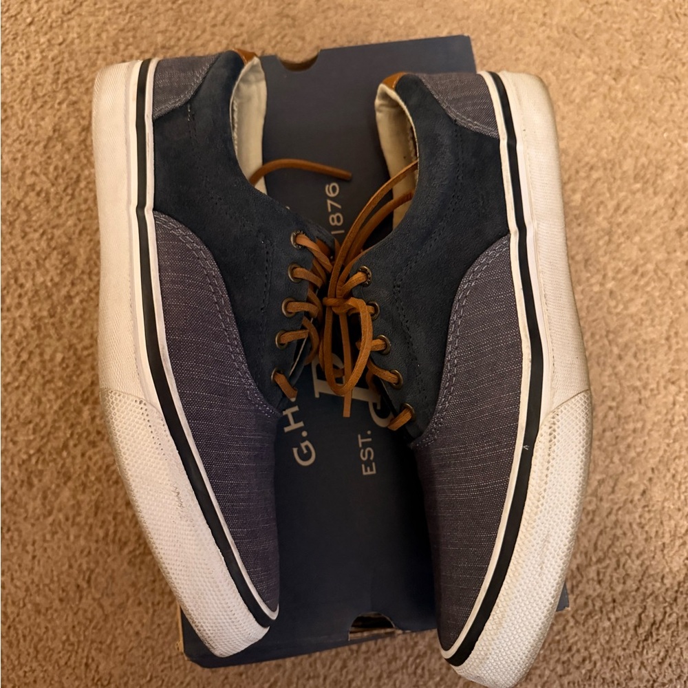 Bass Men's Navy Canvas Boat Shoes with Brown Laces - Picture 2 of 4
